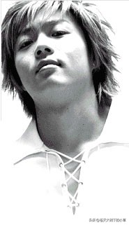 台湾艺人车内烧炭自杀盘点娱乐圈自杀的明星