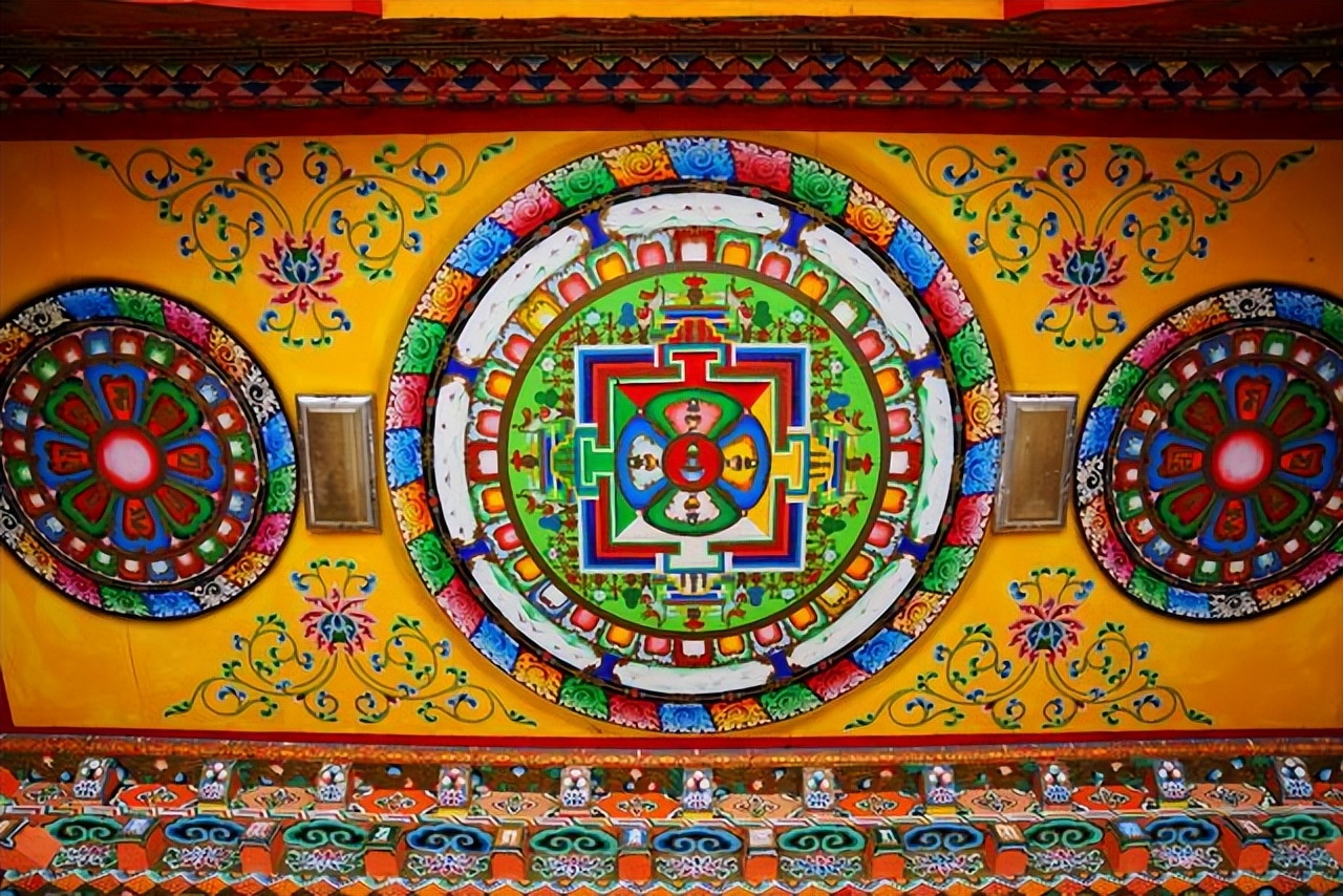 云南布达拉宫简介,云南小布达拉宫主要什么民族