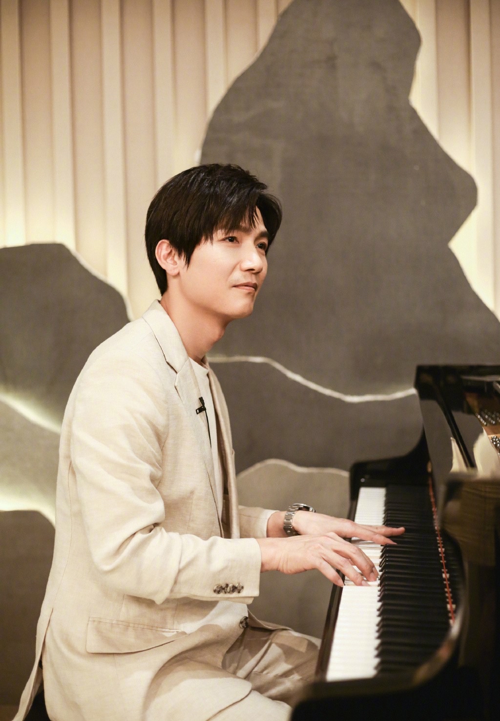 魏晨王铮亮阿穆隆演唱会,王铮亮阿穆隆