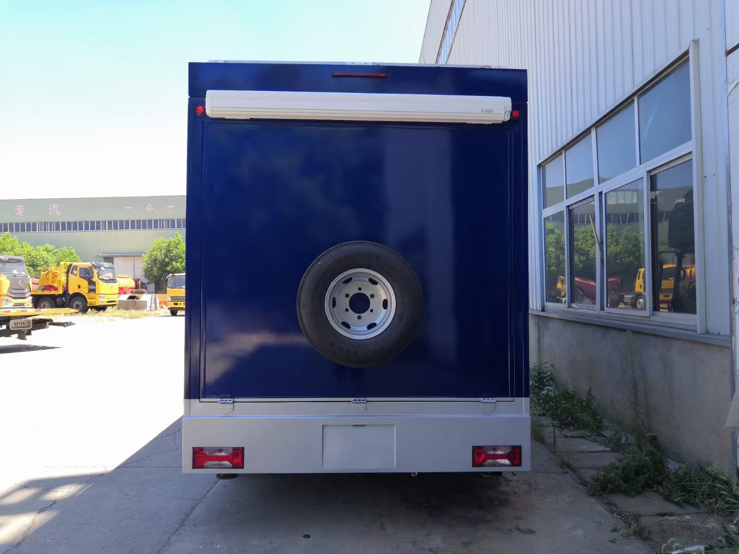 依维柯轻卡房车,c型房车依维柯与大通v80