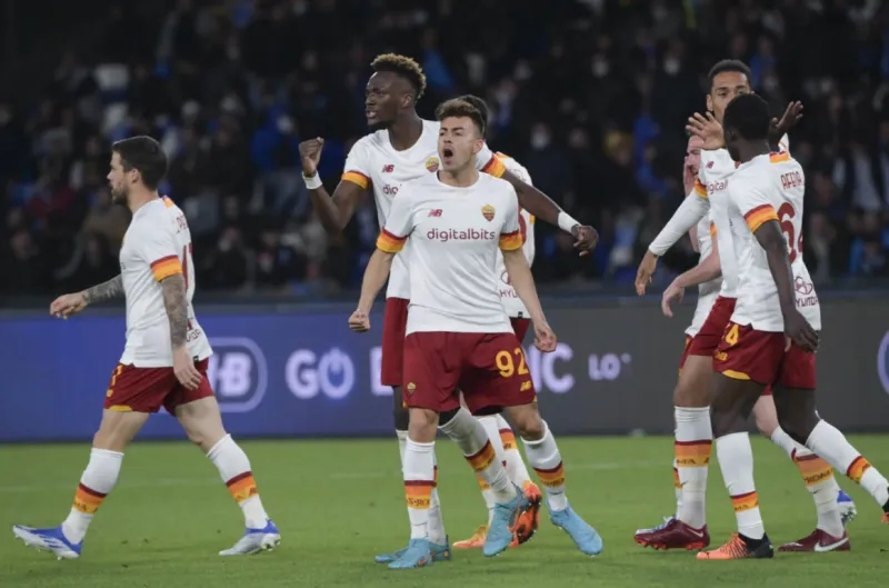 888不满穆里尼奥的言而无信，扎尼奥洛过掉门将，被直接抱摔在地