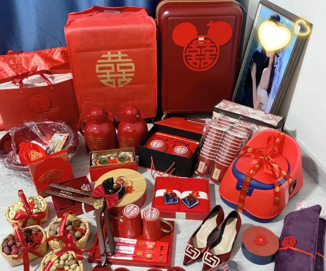 女儿结婚陪嫁皮箱里面装什么合适,女儿结婚陪嫁箱子买几个