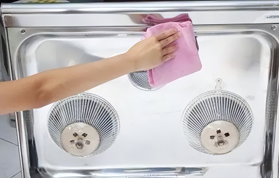 油烟机清理油垢,集成灶怎么清理油烟机油垢视频