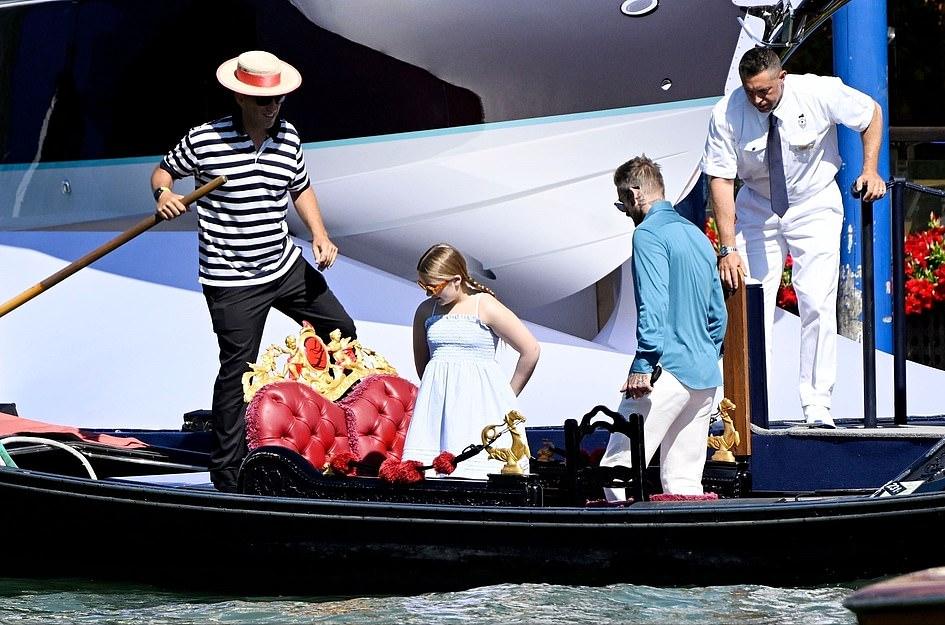 小七被贝克汉姆抱,小七被贝克汉姆宠爱