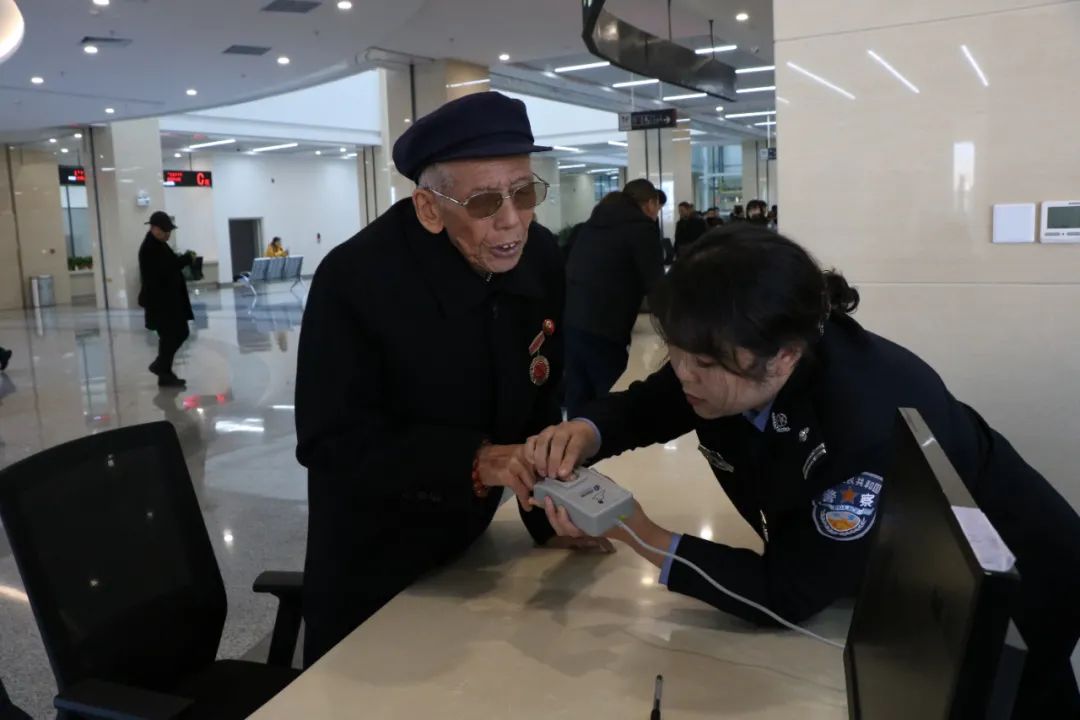 【我为群众办实事】内蒙古公安:“一窗通办”提质增效,跑出优化法治化营商环境“加速度”