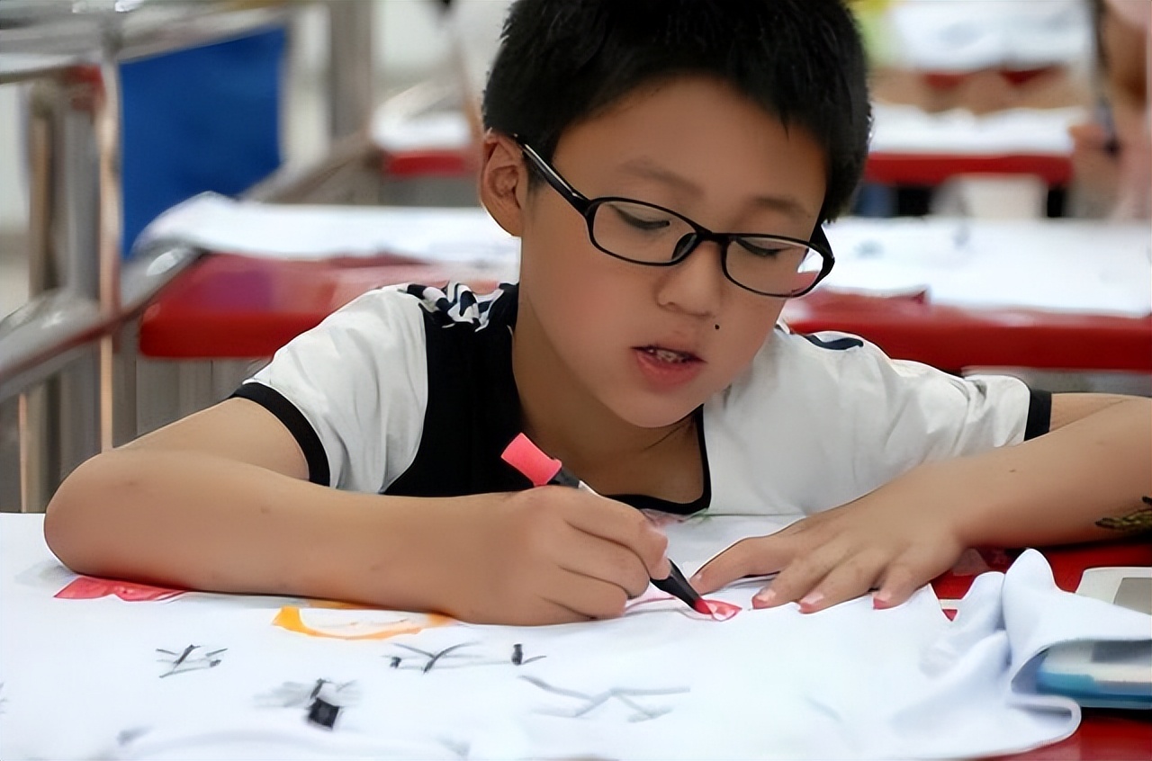 教育部什么时候实行5+2+2,2022年开学还要上5+2吗