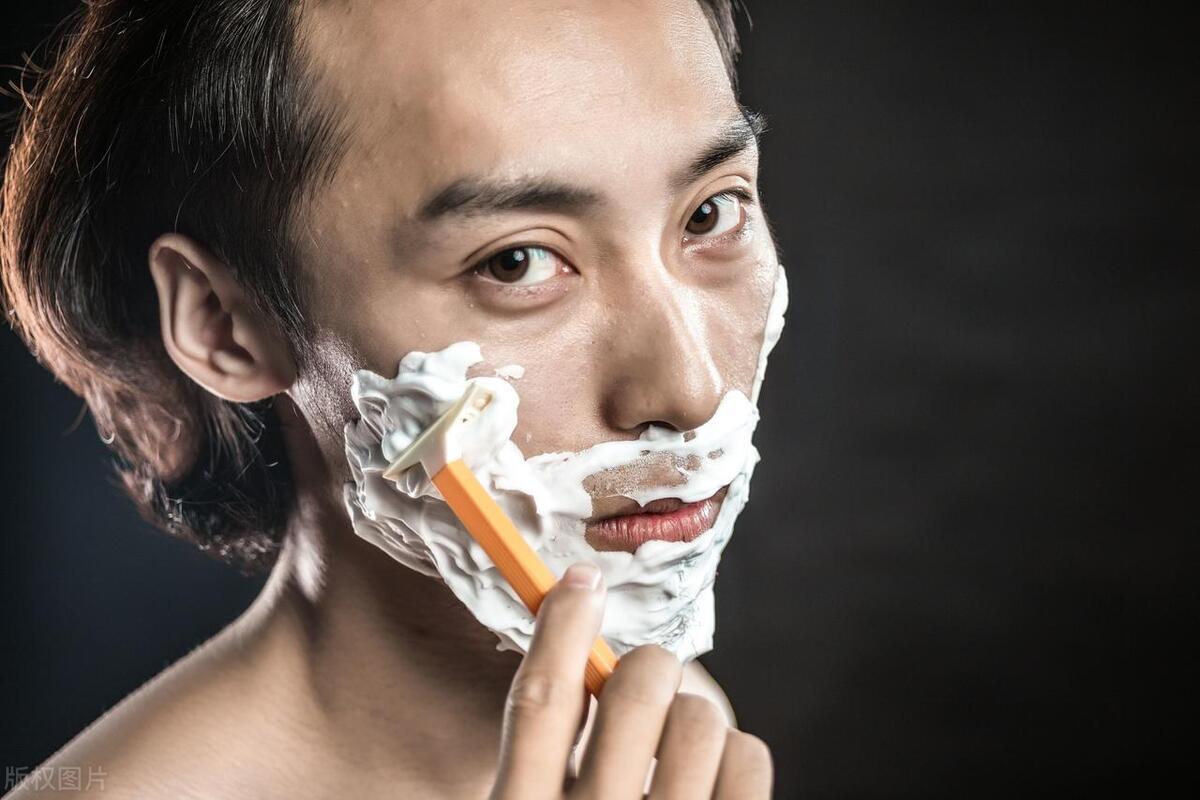 男士护肤步骤男士如何正确护肤,男士洗脸护肤的正确步骤