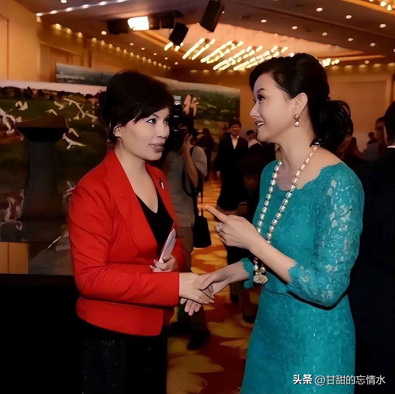 《新闻联播》主播，离不开李瑞英；唱歌，离不开*祖英宋**