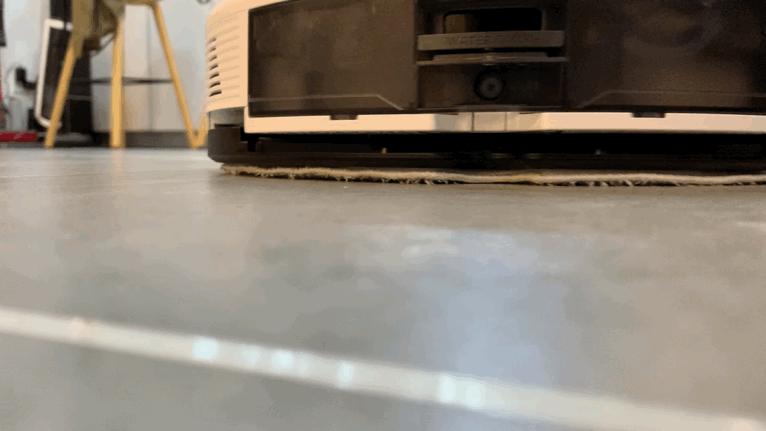 扫地机器人拖地震动和旋转哪种好,机器人旋转拖地和震动拖地