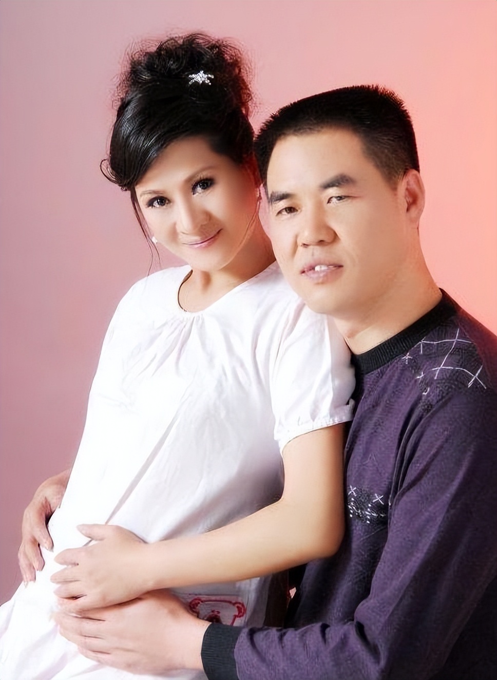 她用20盘录像带揭露和30个导演的“丑事”，退圈20年后又复出了