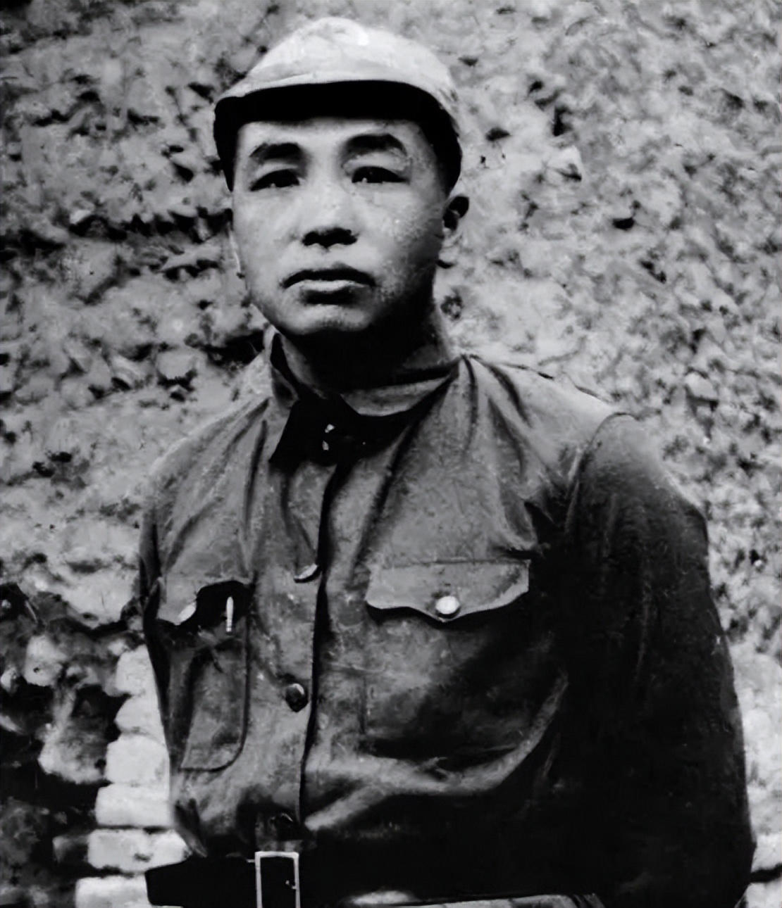 彭德怀一生有三段婚姻，却没留下一儿半女，是唯一没有子女的元帅