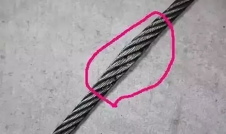 违章指挥造成重大事故怎么判刑,违章指挥造成1人死亡负什么责任