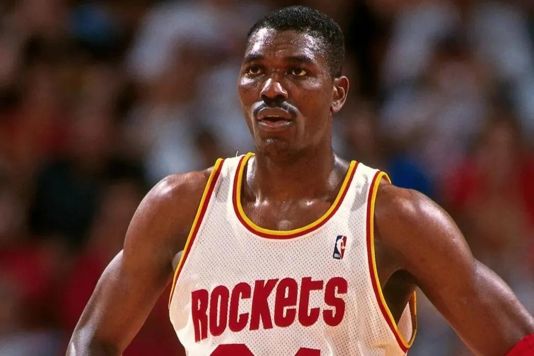 美媒列出赛季球员排名,美媒评出30支球队队史第一人