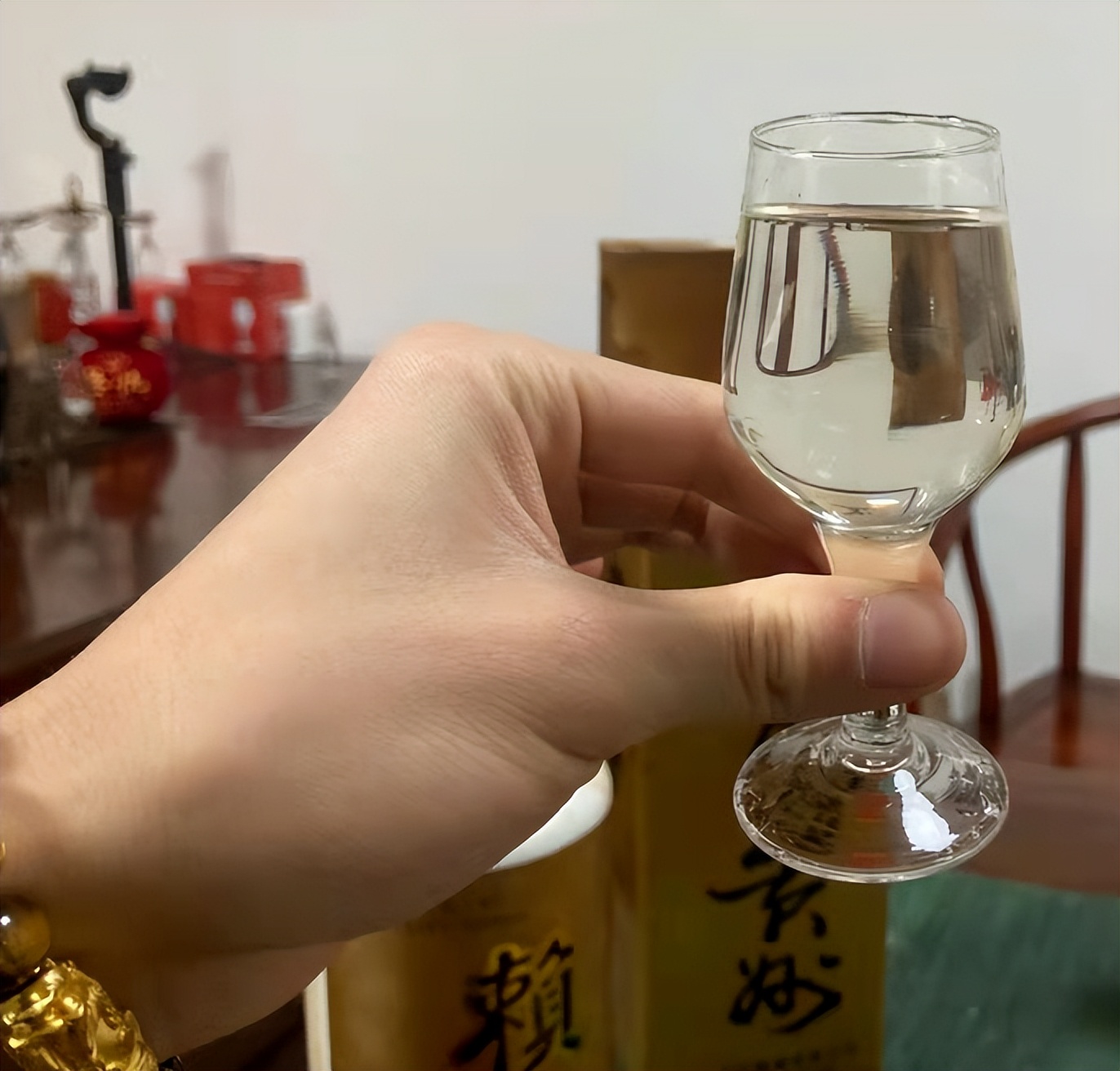 庆香港回归赖茅特制酒多少钱1瓶,赖茅庆香港回归特制一斤装