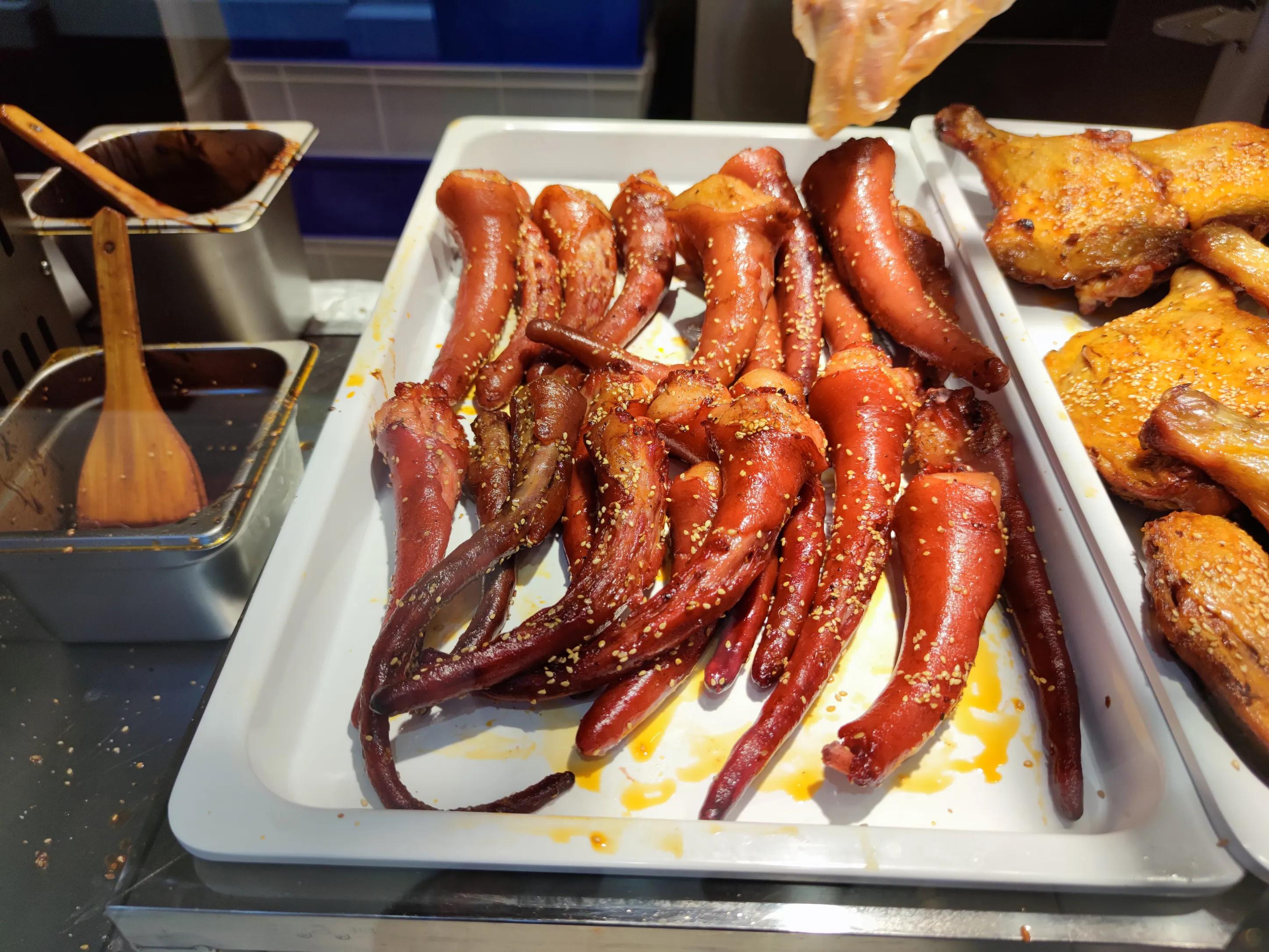 猪肉跌破五元原因,猪肉涨价熟食店怎么办