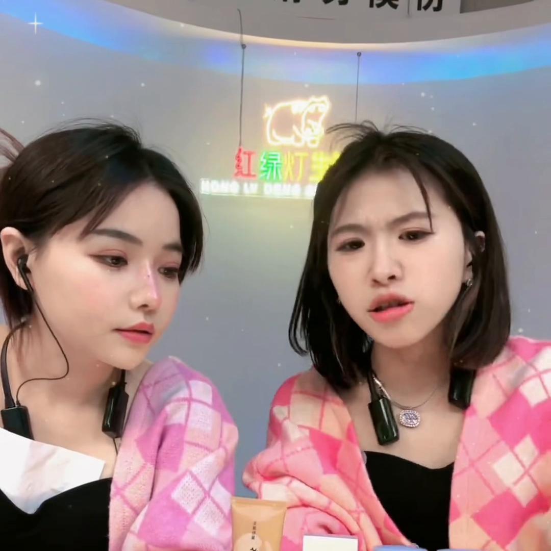 小黄闯祸被小杨哥请喝茶,小黄真的被小杨哥解约了吗