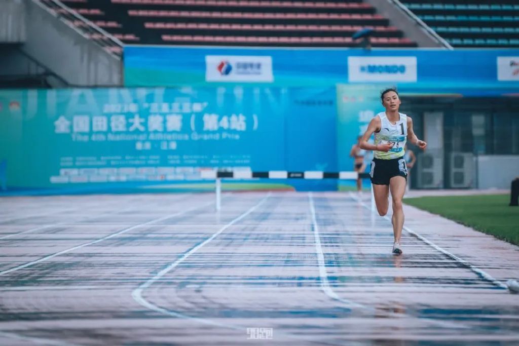 田径比赛英姿勃发,江津田径锦标赛直播