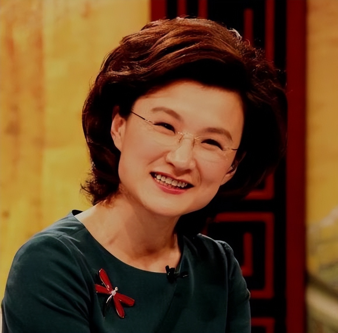 曾经的央视赫赫有名的主持人董倩,央视名嘴董倩现状