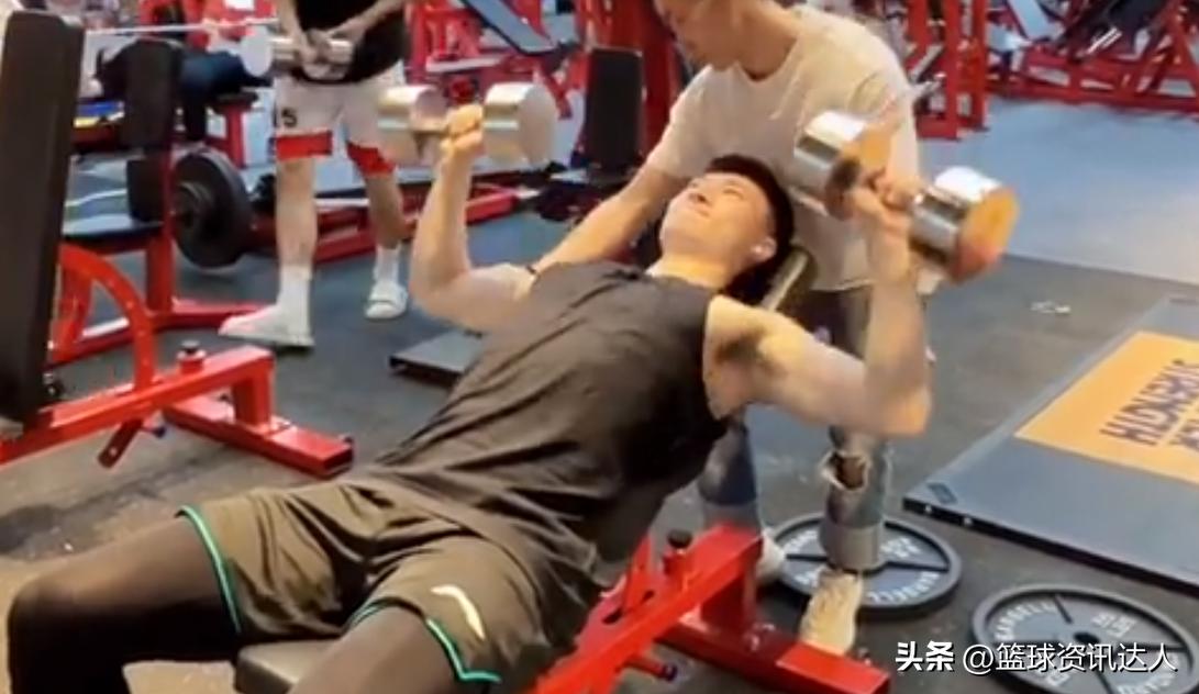 辽宁内部开始内卷！三轮换球员提前夏训，全程狂撸铁，恢复为主