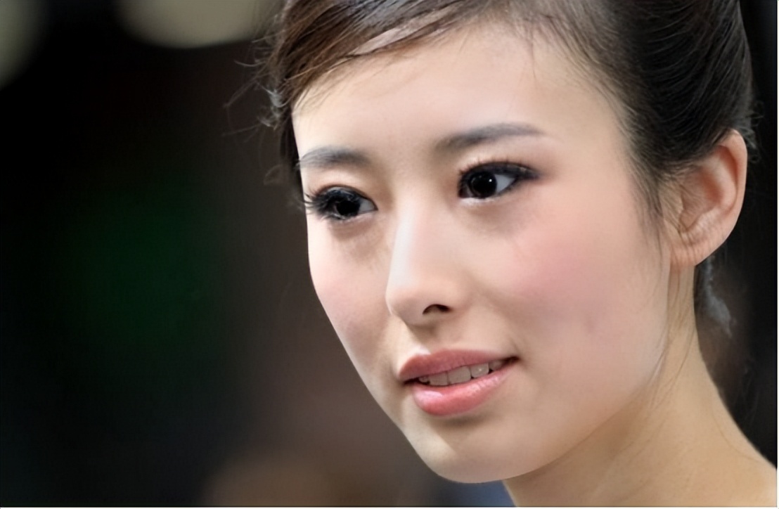 翟凌曾被誉为第一车模,车模翟凌事件