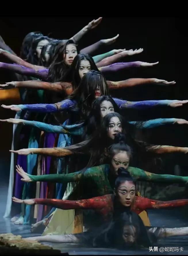 杨丽萍回应舞者造型被指不雅,杨丽萍谈舞蹈被指大尺度