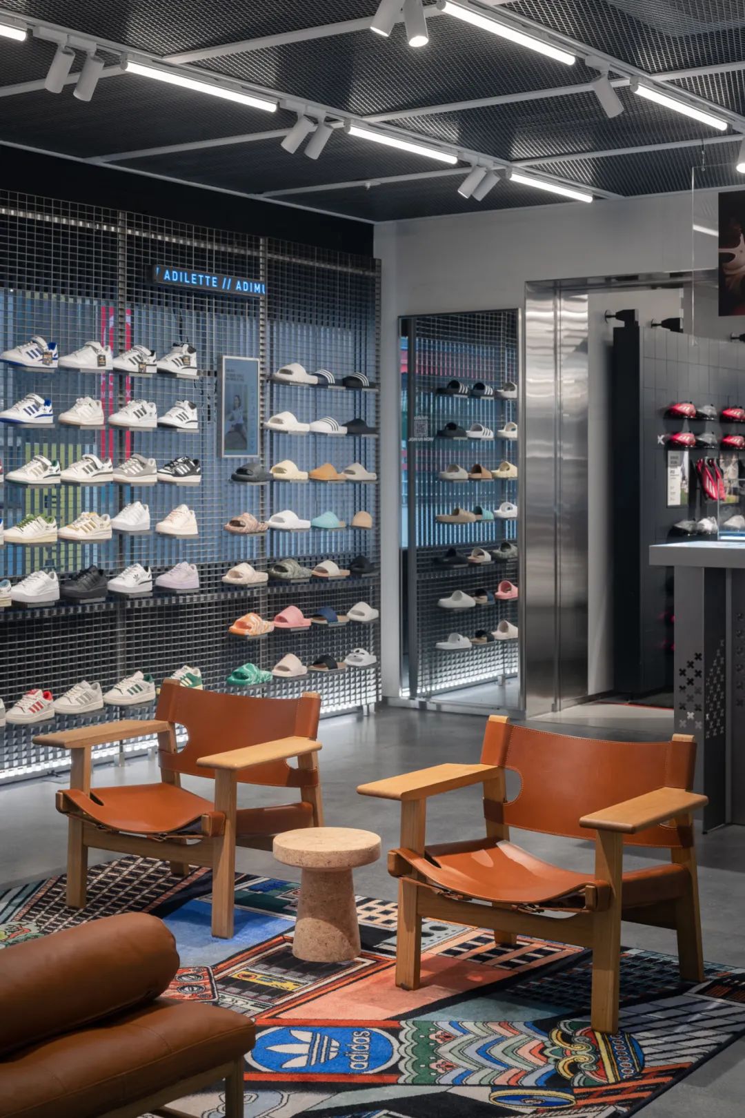万社设计靠谱吗,首尔adidas旗舰店