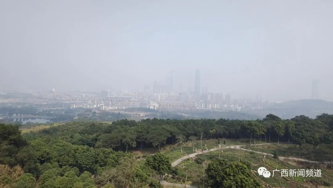 广西桂北地区迎来雨雪天气,桂北再迎较强降雨桂南依旧闷热