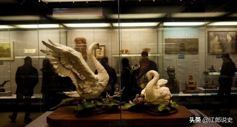 毛主席送尼克松礼物，美国不懂其意，周总理打趣说是“半壁江山”