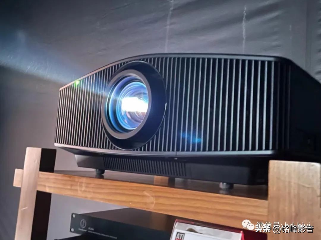 SONY索尼旗舰级最新款原生4K激光投影机VPL-VW898
