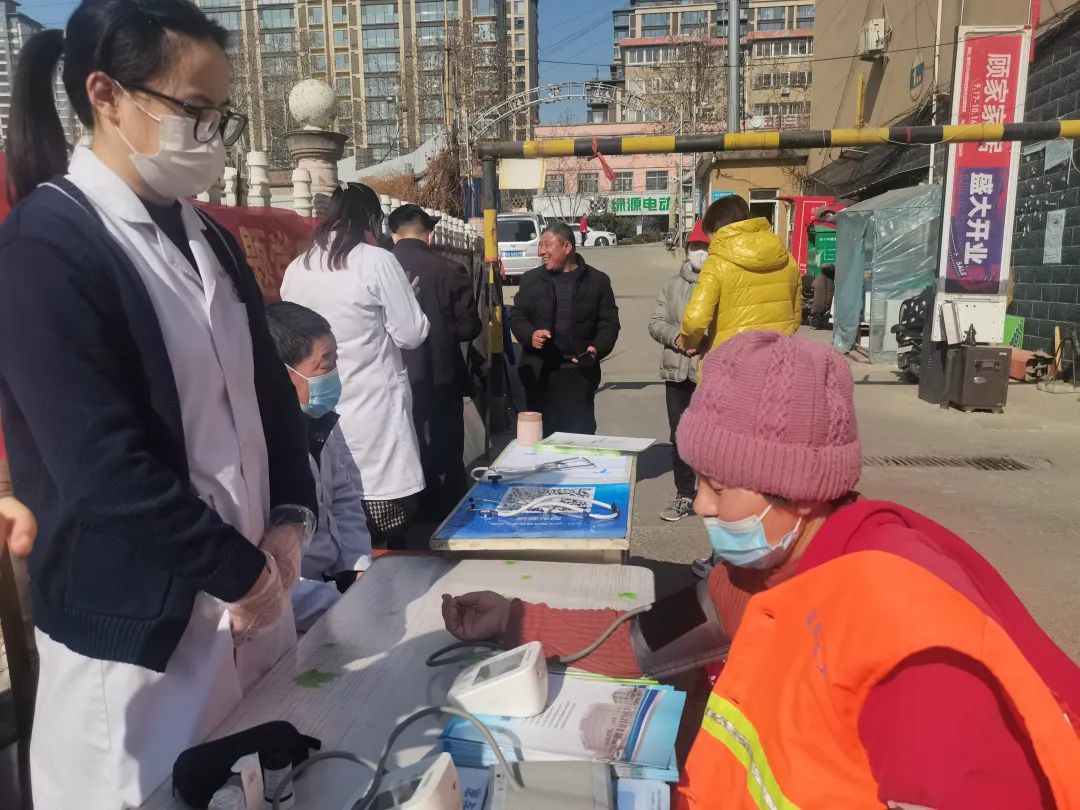 蒙阴街道新华社区:弘扬雷锋精神,服务居民群众