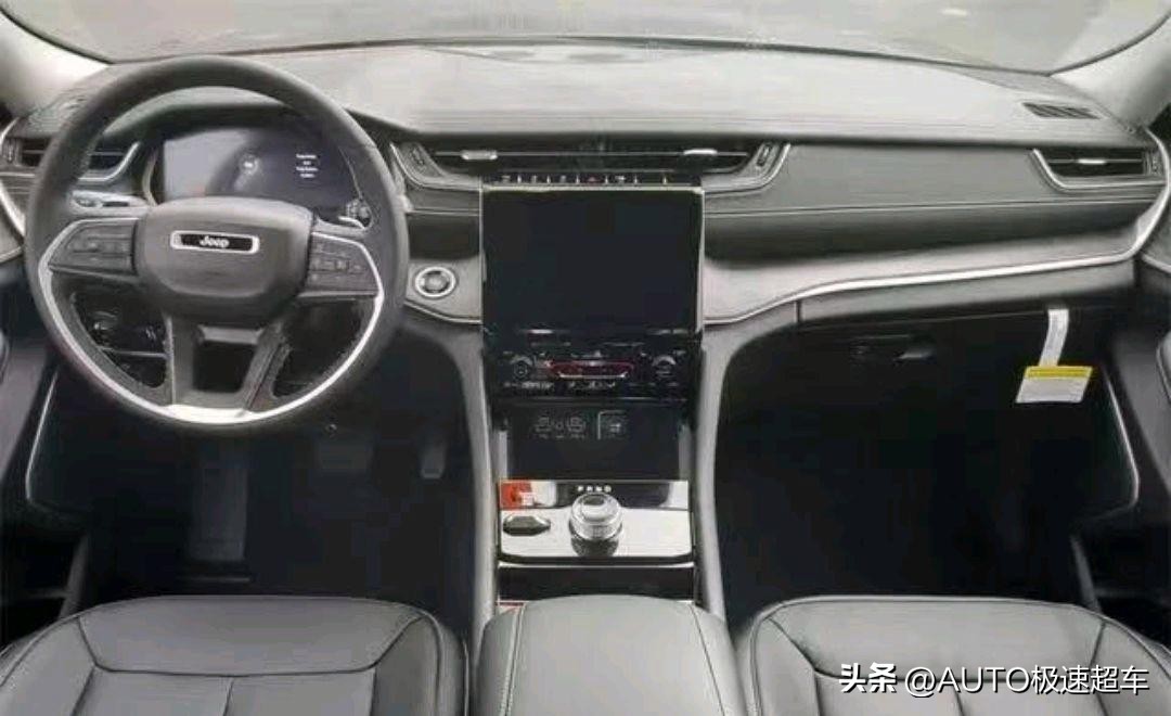 大切诺基srt8黑武士对比奥迪r8,2014款大切诺基黑武士外观改装