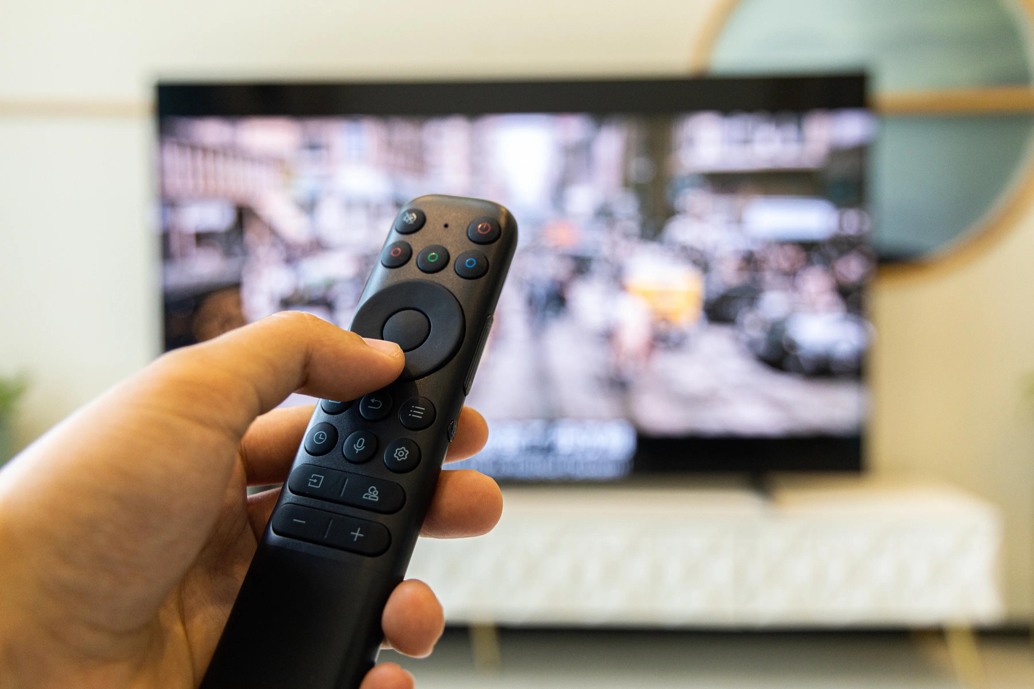 电视机品牌海信和TCL哪个好,华为海信tcl电视哪个好