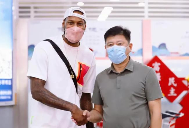 欢迎威姆斯抵达山西,威姆斯上山西男篮训练