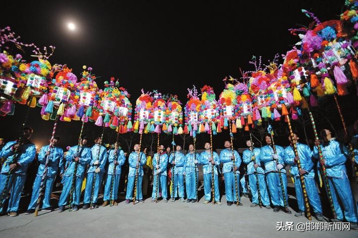 滏阳河源头上的狂欢——苇子灯阵