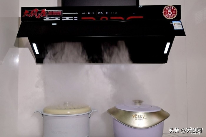 油烟机打开吸力大,油烟机开最大风力会抖动