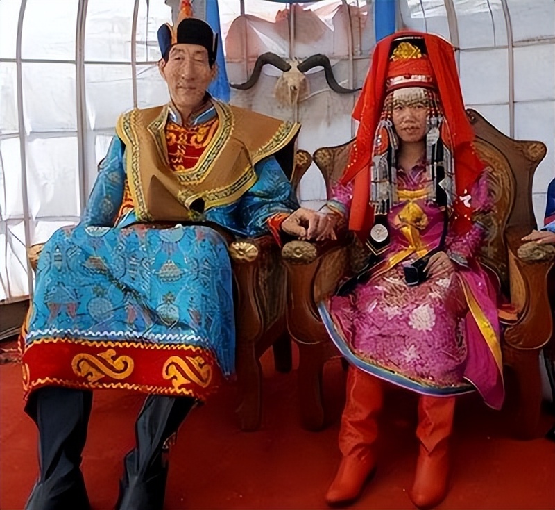 中国第一男巨人鲍喜顺,中国第一巨人鲍喜顺简历