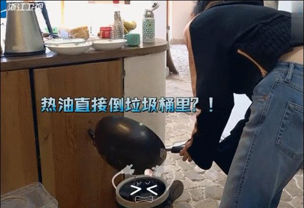 表面是女神,表面上是女神