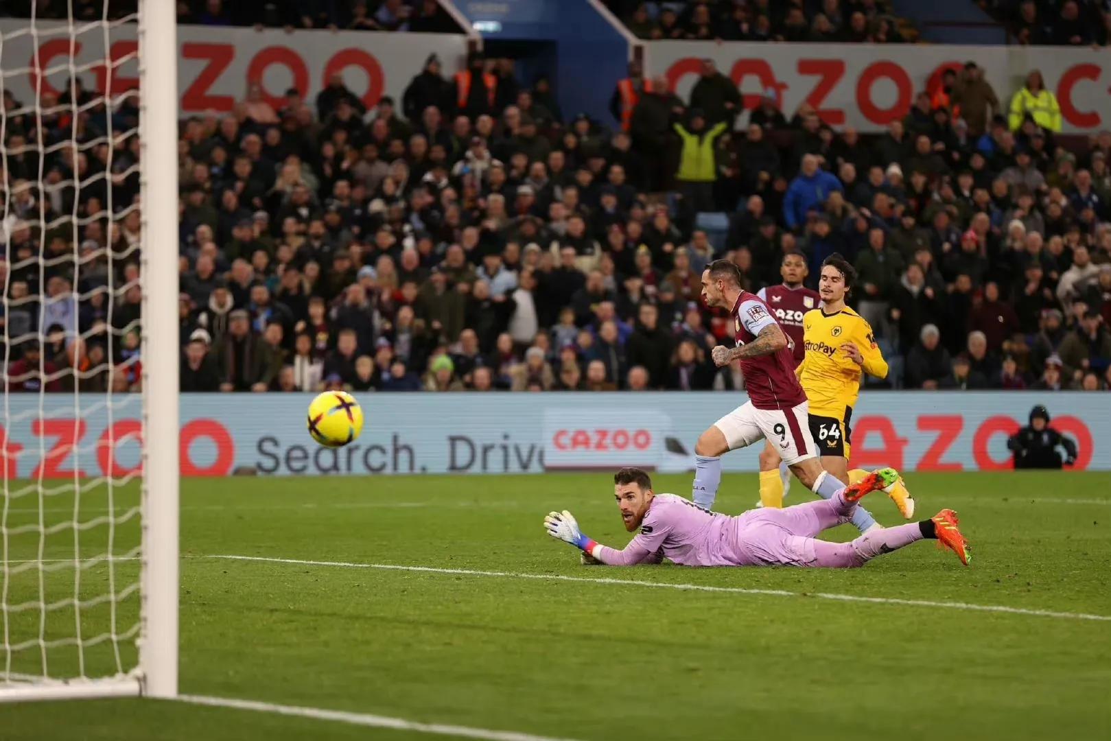 英超热刺力克曼城暂登积分榜榜首,英超积分榜利物浦2连胜升至第7