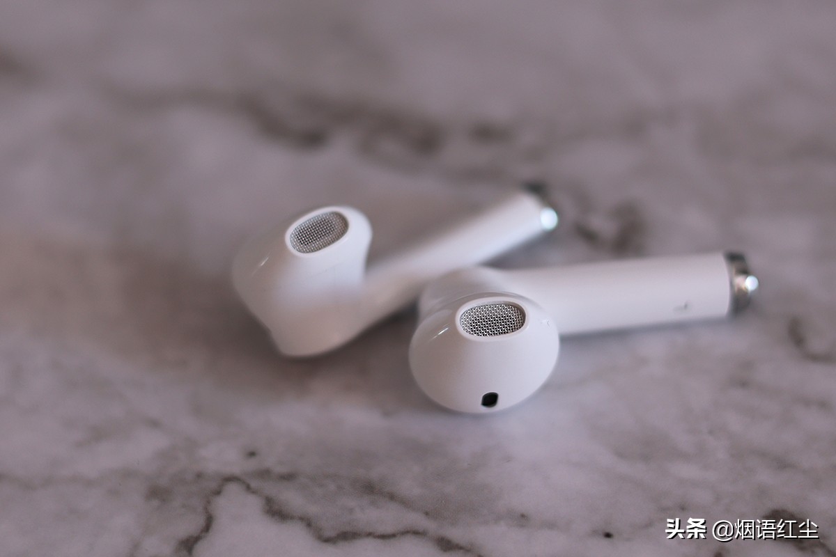 多设备无缝切换的耳机,一个耳机同时连接两个手机怎么办