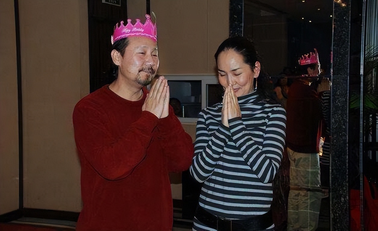 腾格尔的婚姻生活,腾格尔现状及妻子儿女