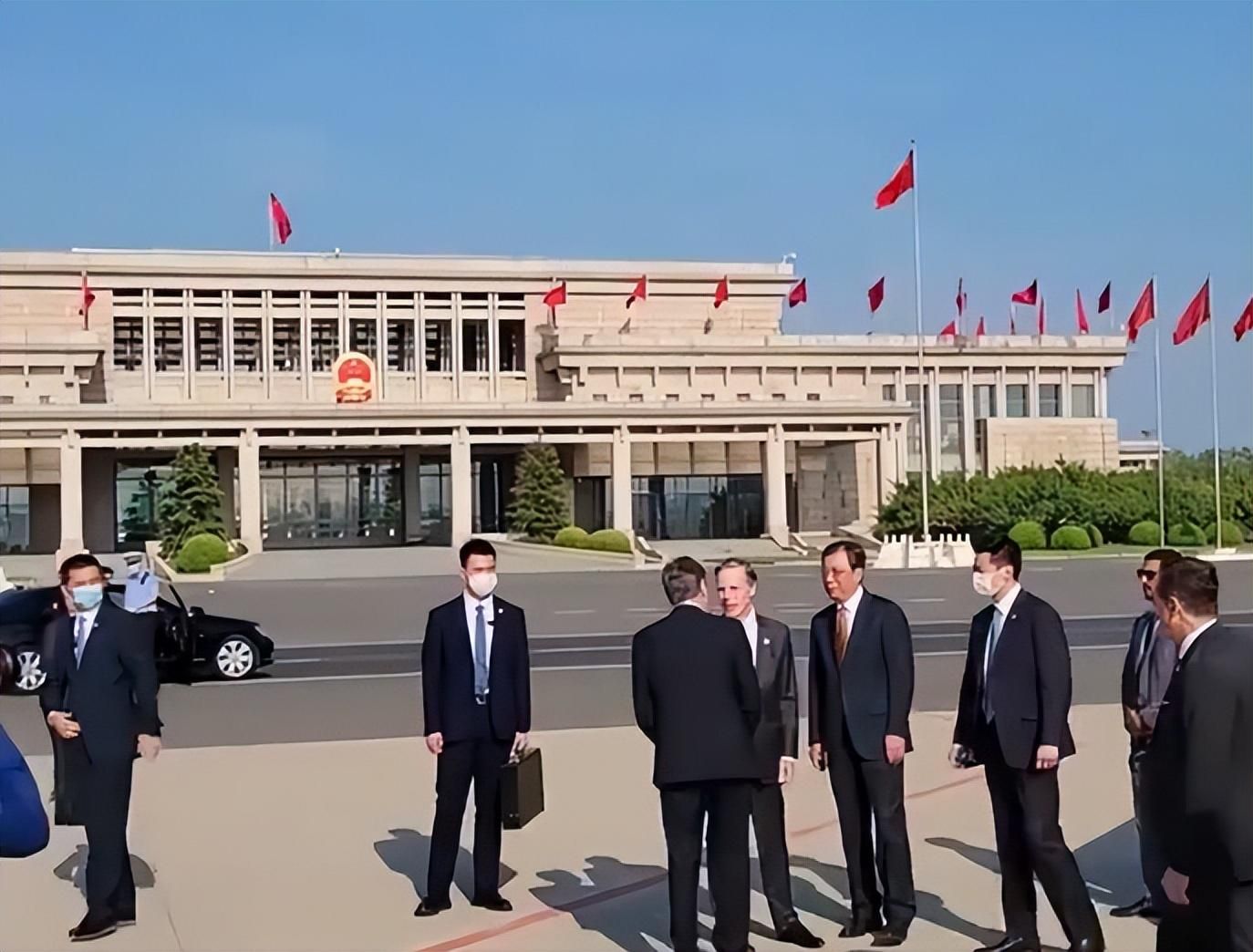 布林肯乘坐专机抵达北京,美媒看待布林肯访华成果评论解析