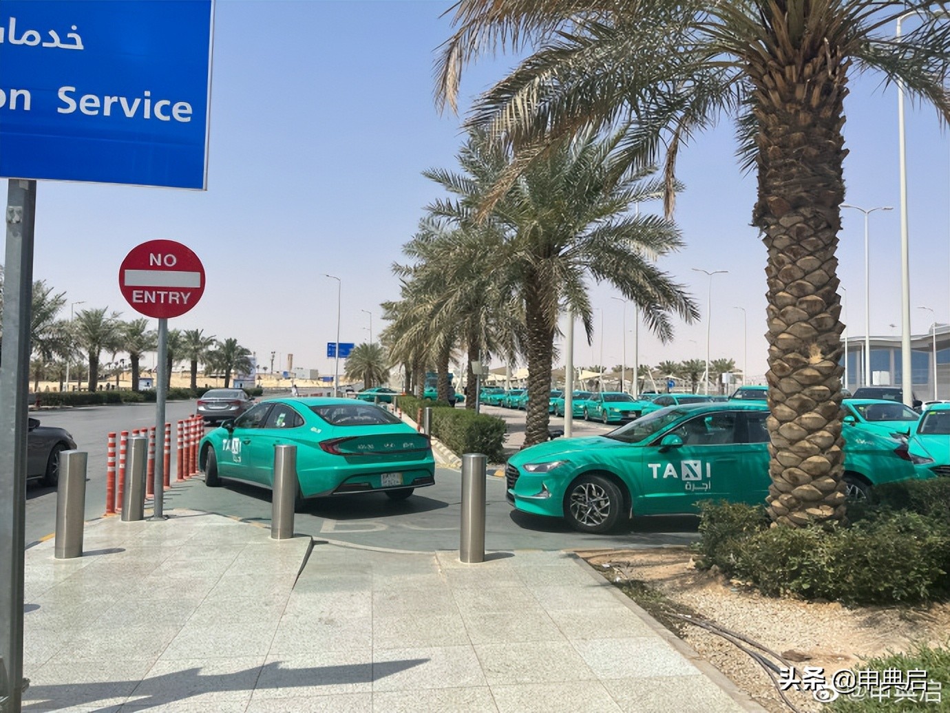 在沙特的精英白人汤姆斯，讲究到回家换三套衣服，入乡随俗也封斋