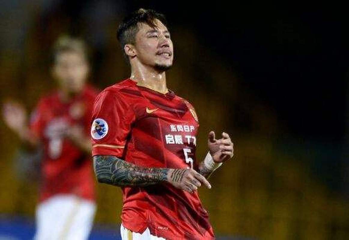 张琳芃的自摆乌龙将国足推入困境,男足迎战韩国张琳芃