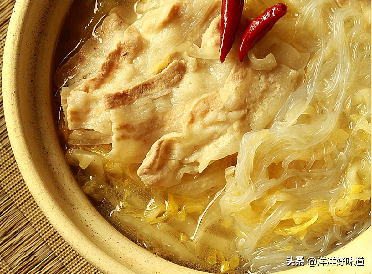 贵州大哥吃食物,大哥农村吃席视频