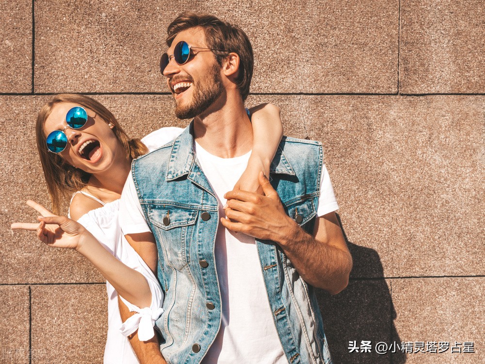 四个年纪越大桃花越旺的星座,下周桃花缠身天定良缘的星座