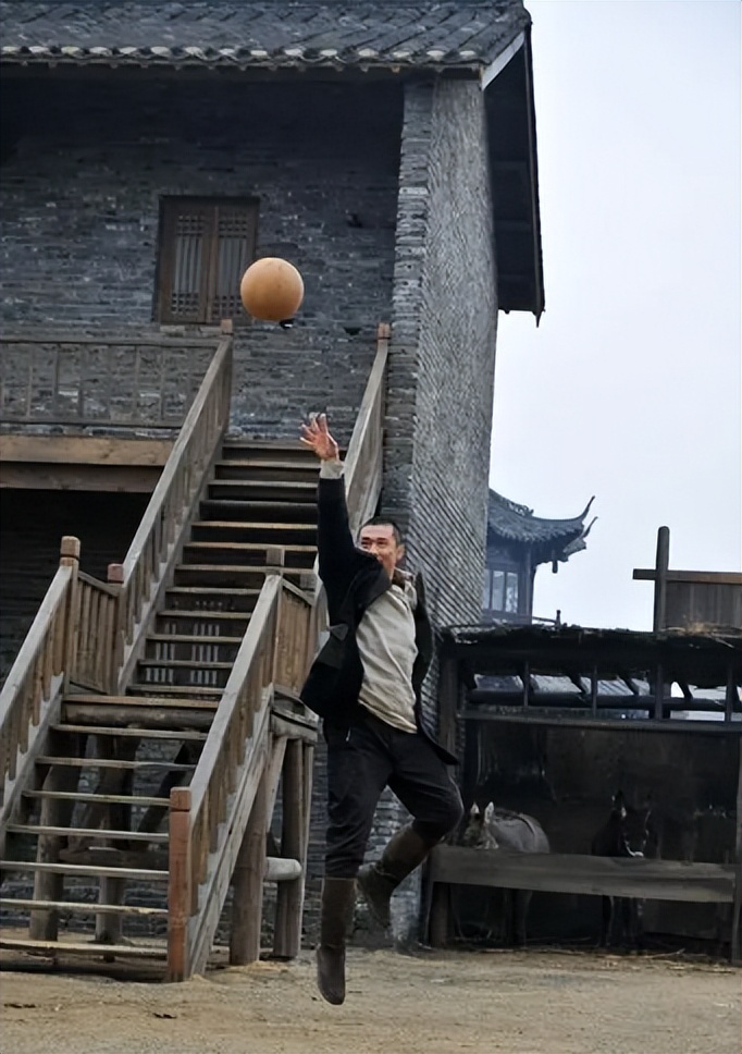 黄志忠和何音离婚后悔吗,黄志忠与何音走进了婚姻