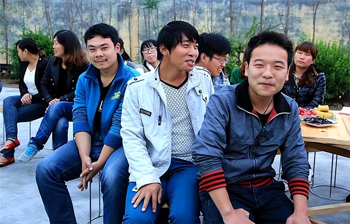 城里人卖掉房子回农村的原因,为什么很多人把农村房子卖了