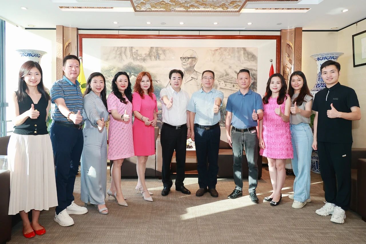 广东汉剧传承研究院*党**委书记王育平一行到访深圳市梅县商会