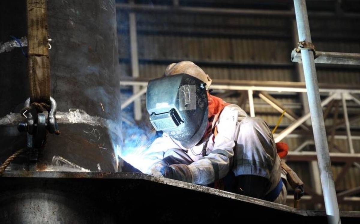 电焊工真的有这么可怕么,电焊工的背后心酸