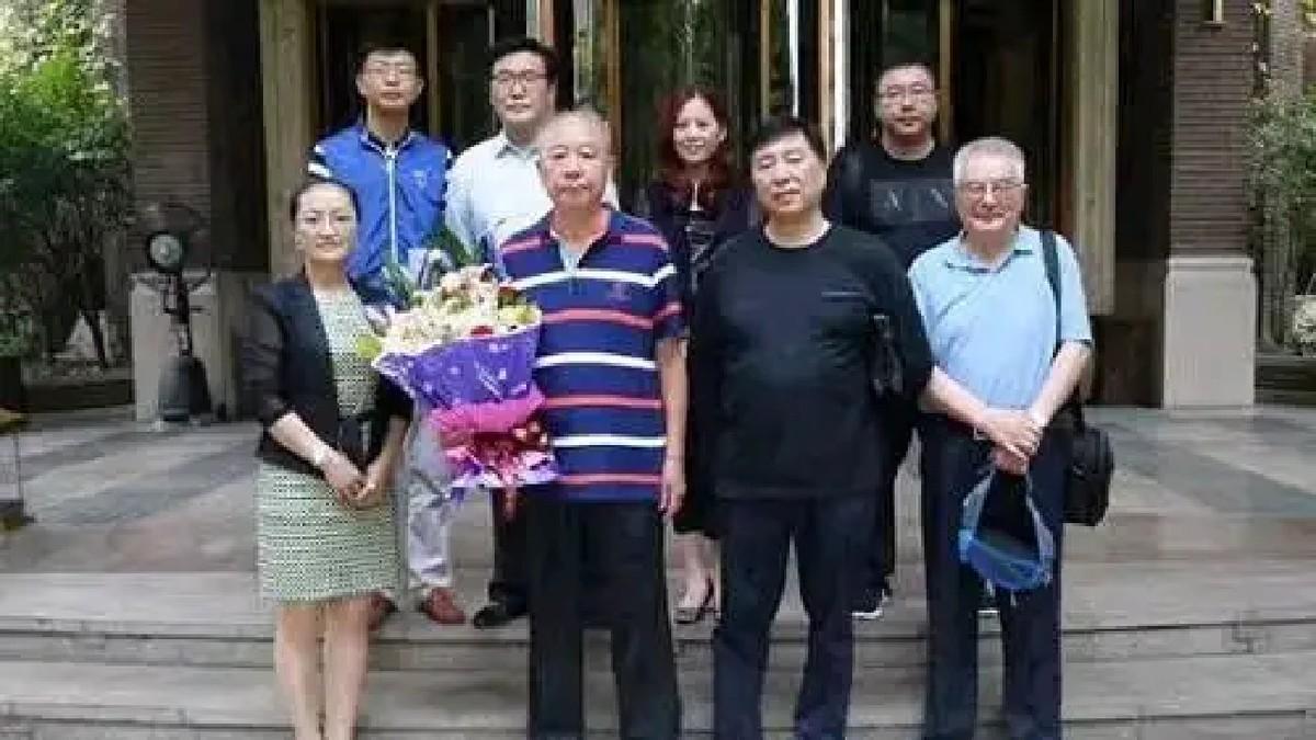 中国芯片之父霸气发声,中国首富6个月造出国产芯片